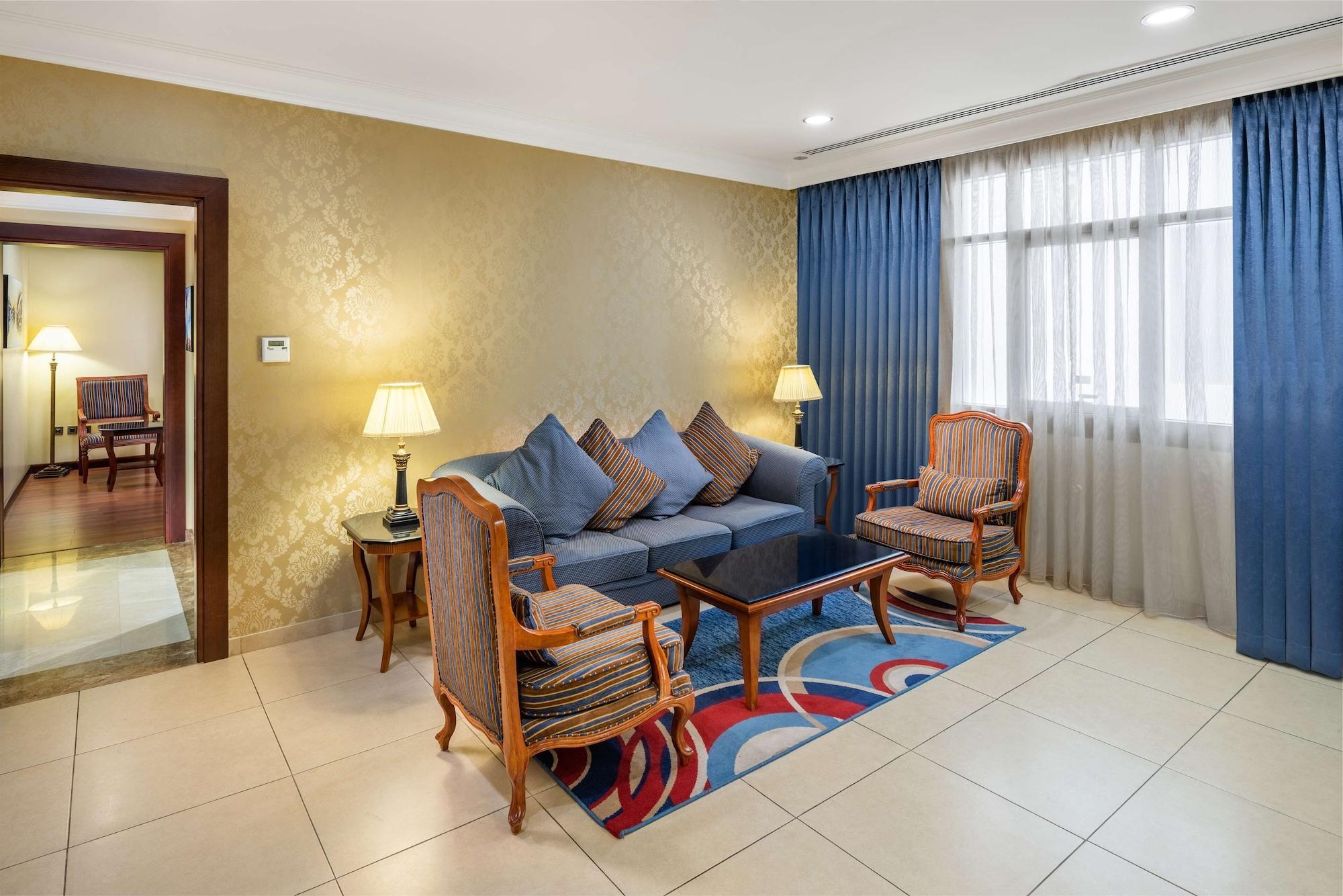 Radisson Blu Hotel, Dhahran 4*